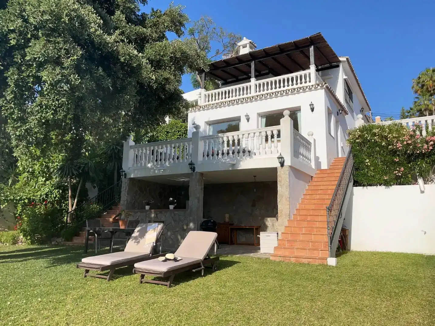 Terrassa de Casa o xalet en venda en Marbella amb Aire condicionat i Piscina