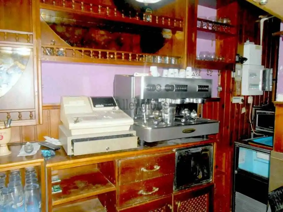 Local comercial en traspàs a Calle Azcárraga, imagen 2