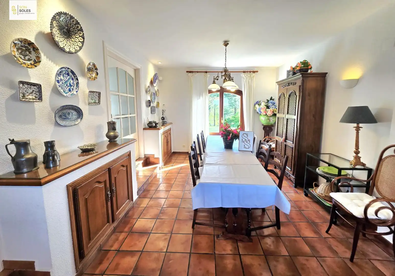 Menjador de Casa o xalet en venda en Villaescusa (Cantabria) amb Jardí privat, Terrassa i Traster