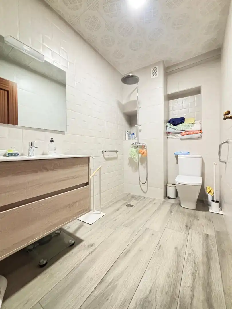Baño de Piso de alquiler en Ciudad Real con Amueblado