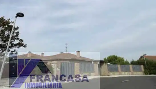 Xalet en venda a Valencia de Don Juan