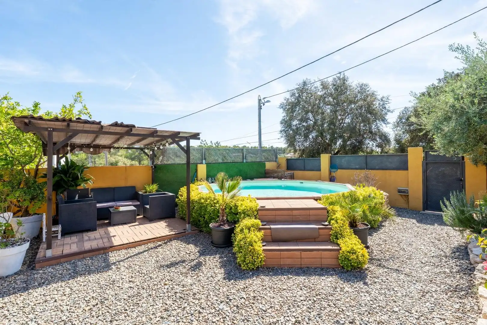 Swimming pool of Houses for sale in El Catllar , Tarragona