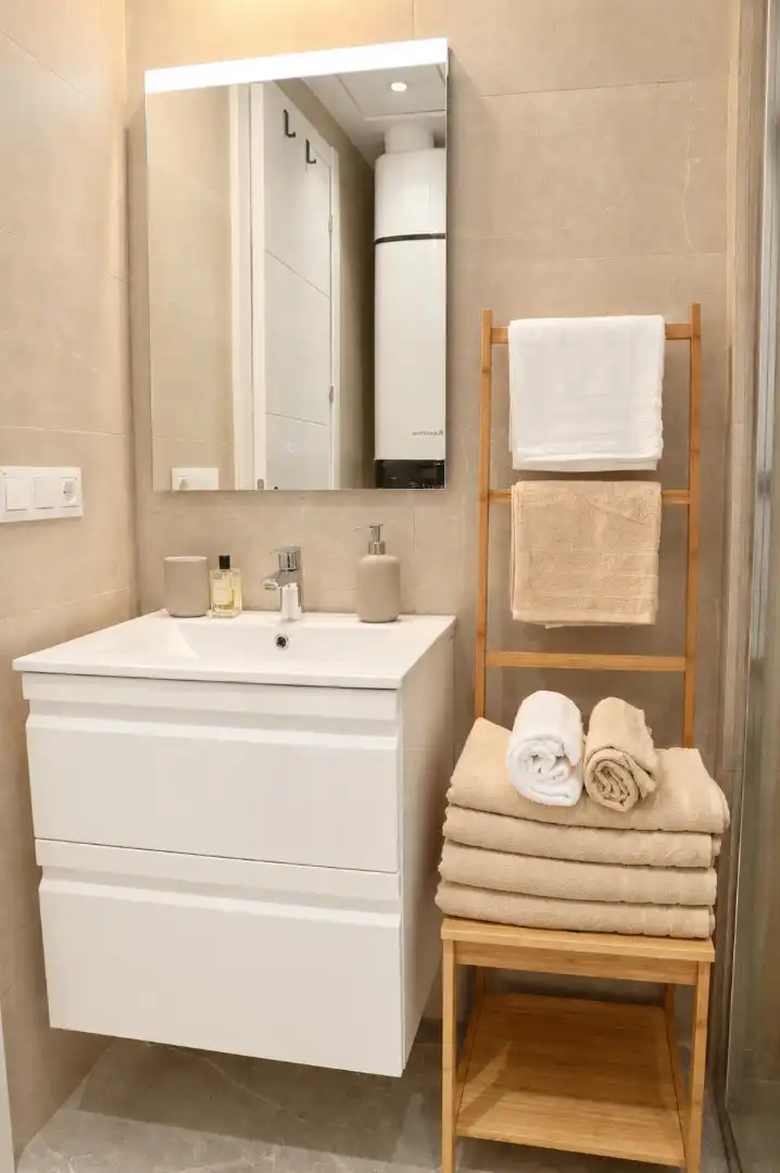 Bathroom of Flat for rent in Fuengirola  with Air Conditioner, Furnished and Washing machine