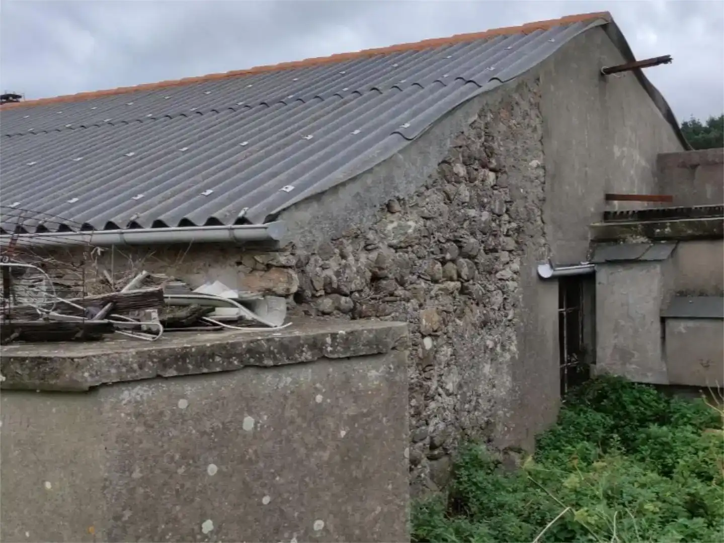 Vista exterior de Finca rústica en venda en Mañón amb Balcó