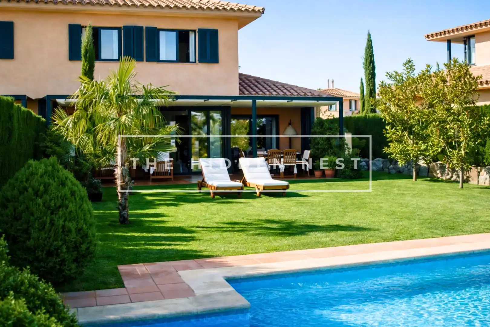 Garden of Houses for sale in Navata  with Air Conditioner, Heating and Private garden