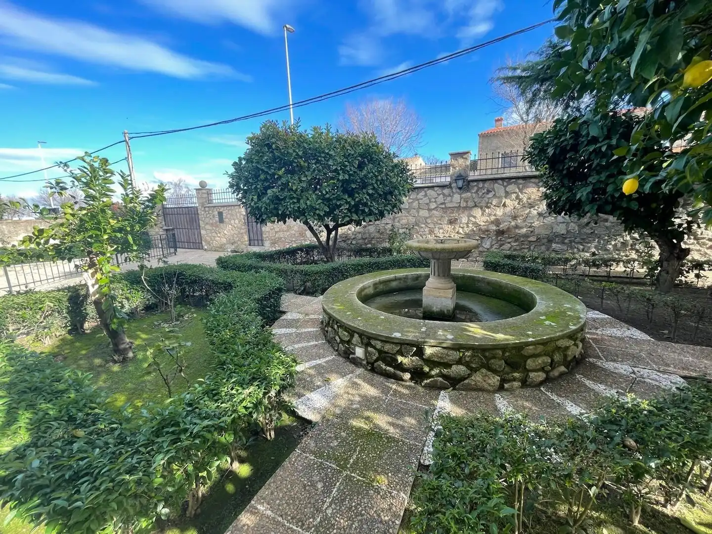 Garden of Houses for sale in Trujillo  with Air Conditioner, Heating and Storage room