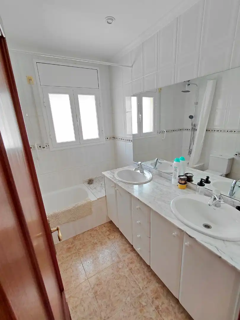 Bany de Casa o xalet en venda en El Vendrell amb Calefacció, Jardí privat i Traster