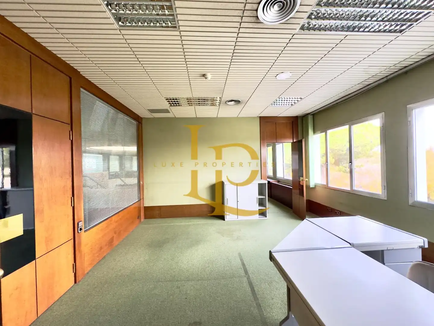Oficina de lloguer a Poble Sec