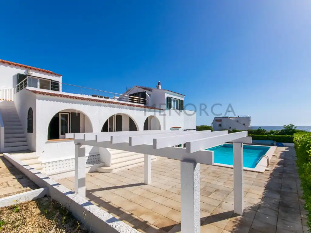 Vista exterior de Casa o xalet en venda en Sant Lluís amb Terrassa i Piscina