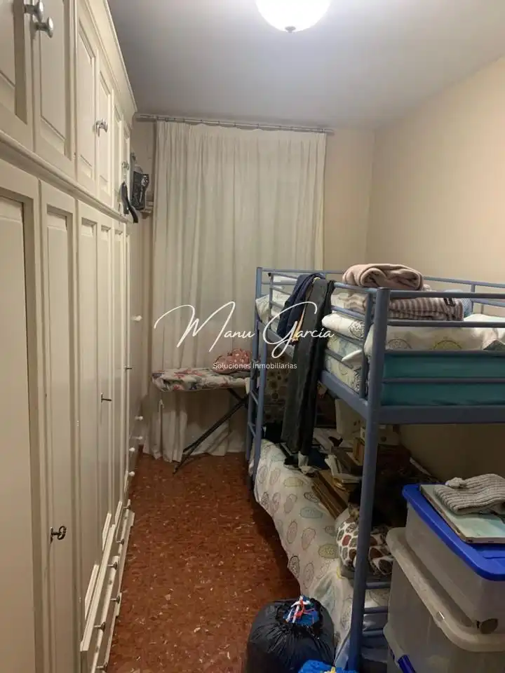 Habitación de Planta baja en venta en Lucena con Aire acondicionado, Trastero y Amueblado