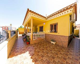 Vista exterior de Casa o xalet en venda en Zurgena amb Aire condicionat, Terrassa i Piscina