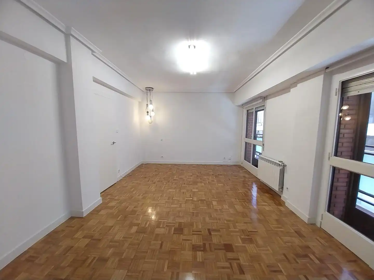 Sala d'estar de Pis en venda en Valladolid amb Calefacció, Parquet i Terrassa
