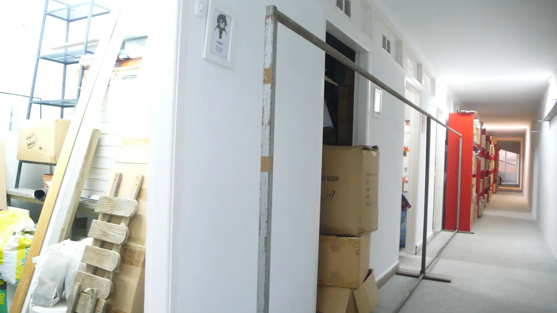 Local comercial en venda a Carrer de Galileu, imagen 2