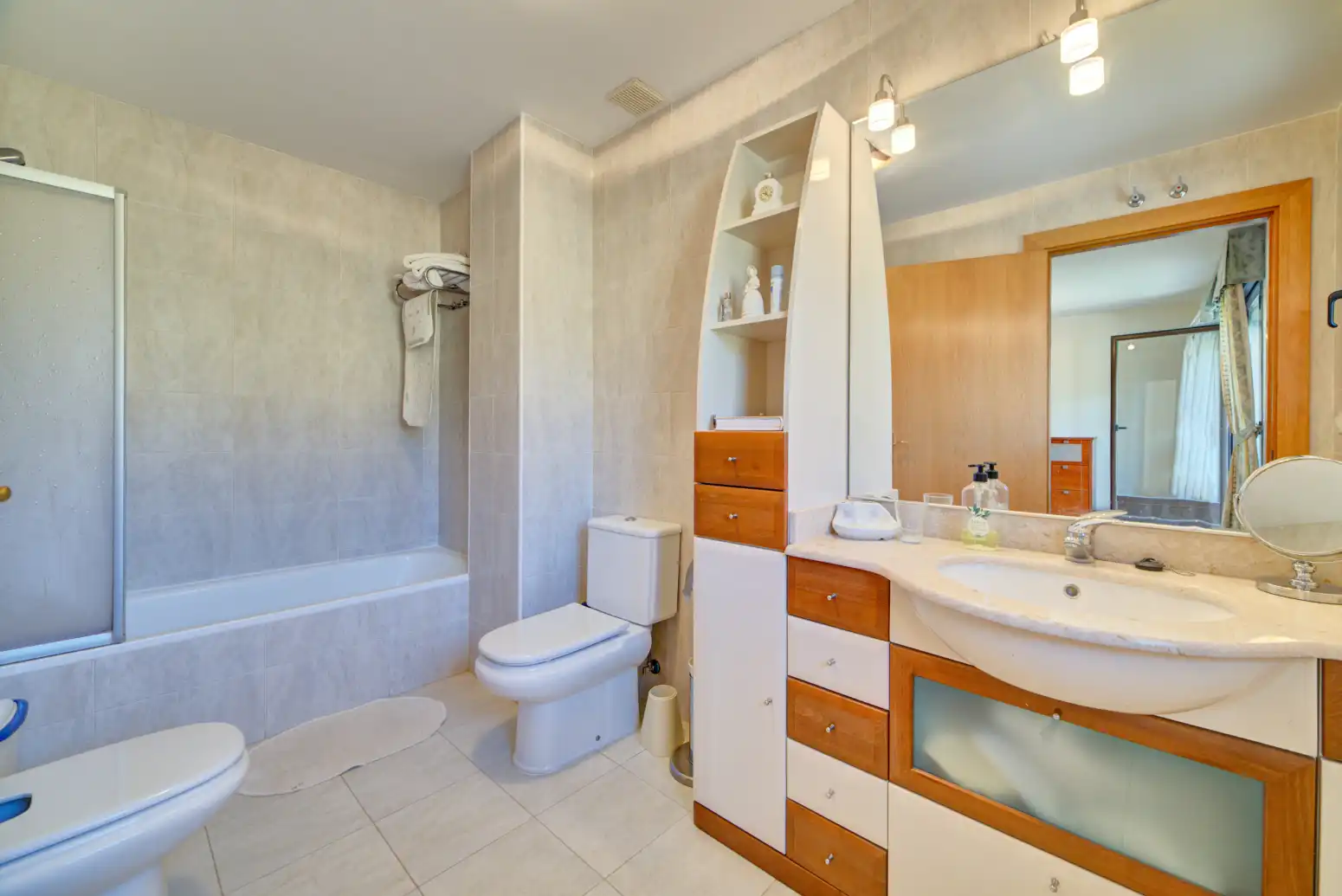 Bathroom of Attic for sale in Enériz / Eneritz  with Heating, Private garden and Parquet flooring