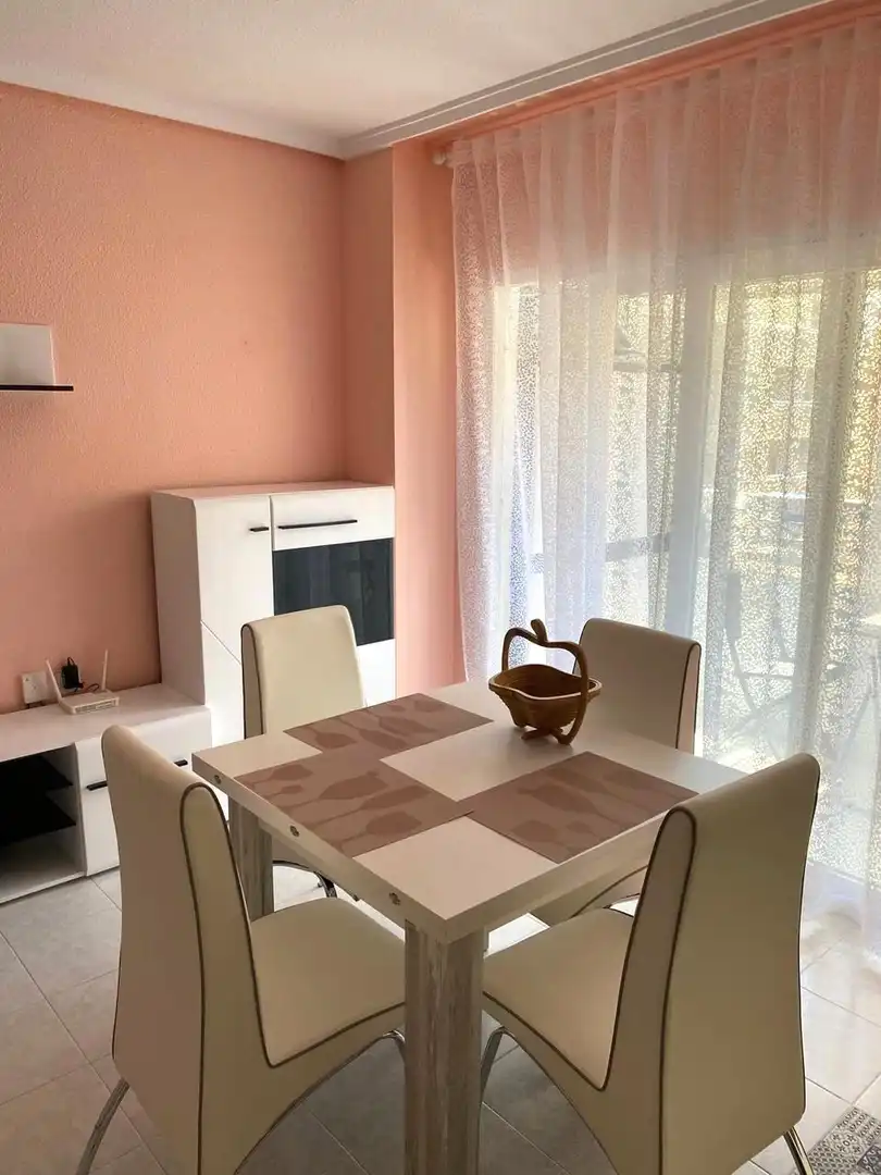 Comedor de Apartamento en venta en Torrevieja con Terraza, Amueblado y Balcón