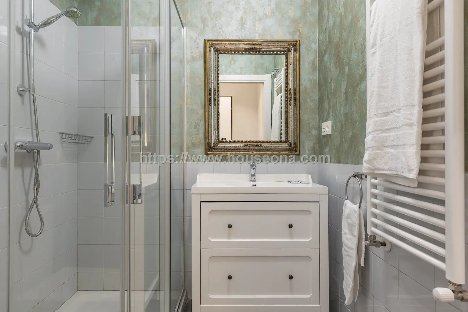 Bathroom of Flat for rent in Bilbao 