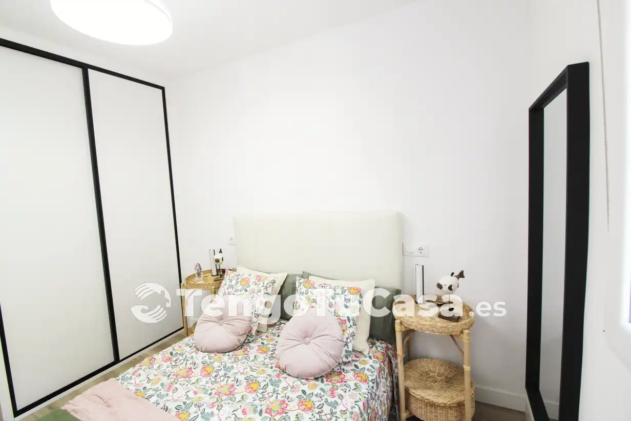 Bedroom of Flat for sale in Madrid  with Air Conditioner, Heating and Parquet flooring