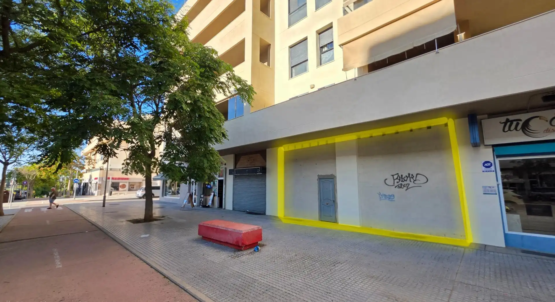 Local comercial en venda a Calle Periodista Carmen Burgos 3