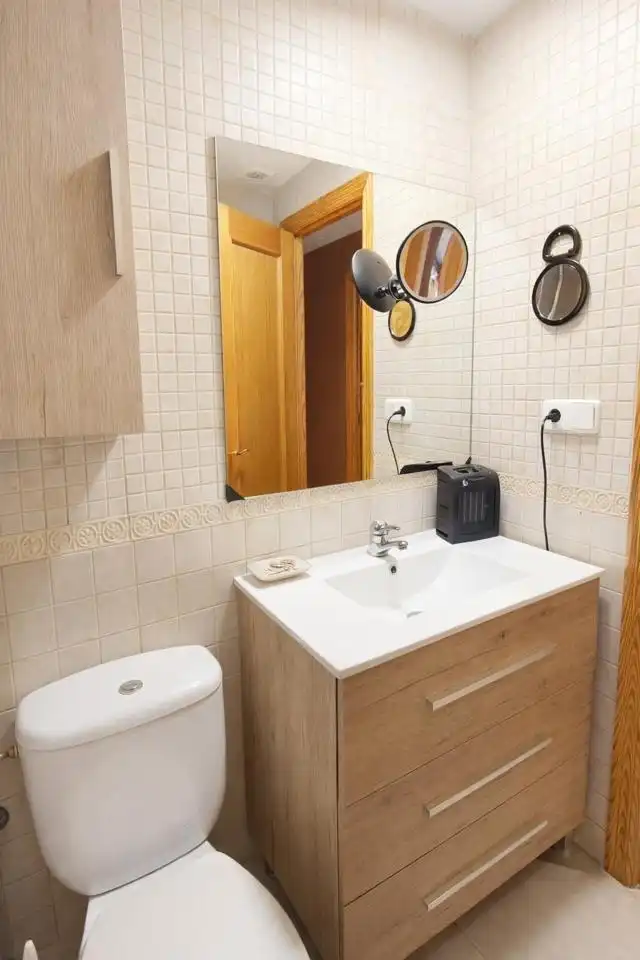 Bany de Apartament en venda en Oliva amb Aire condicionat, Terrassa i Traster