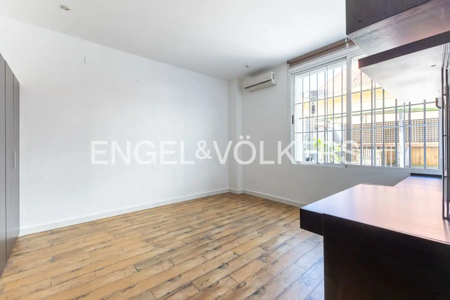 Exterior view of Flat for rent in Valencia  with Air Conditioner, Heating and Terrace