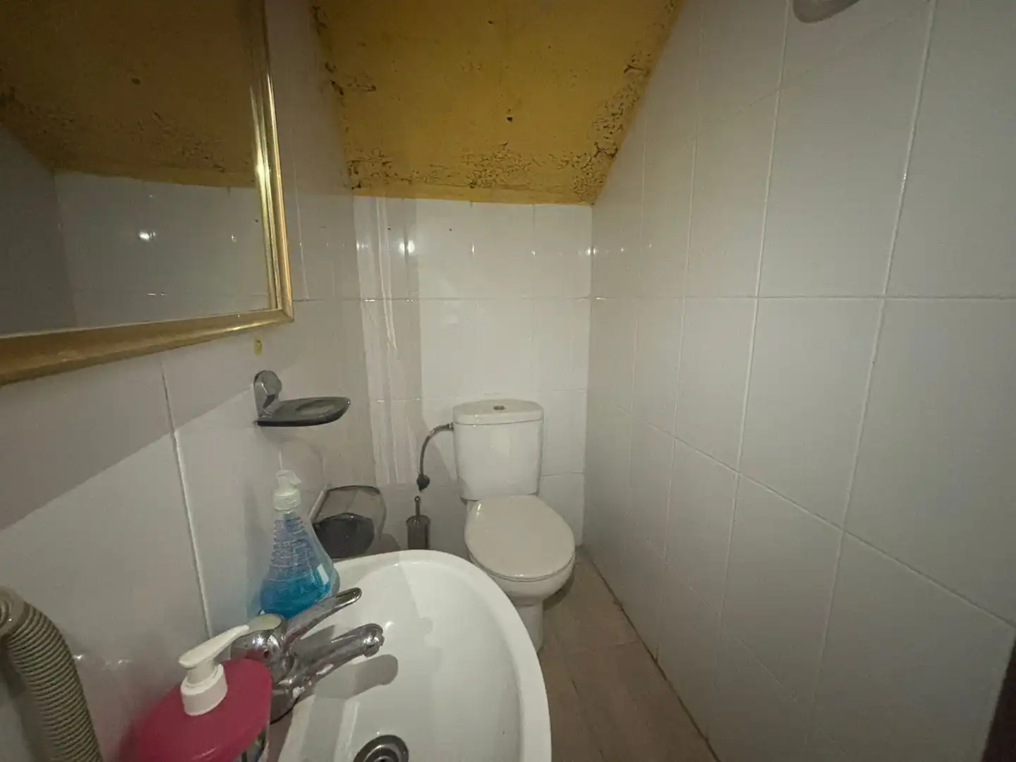 Baño de Casa adosada en venta en Los Montesinos con Aire acondicionado, Terraza y Amueblado