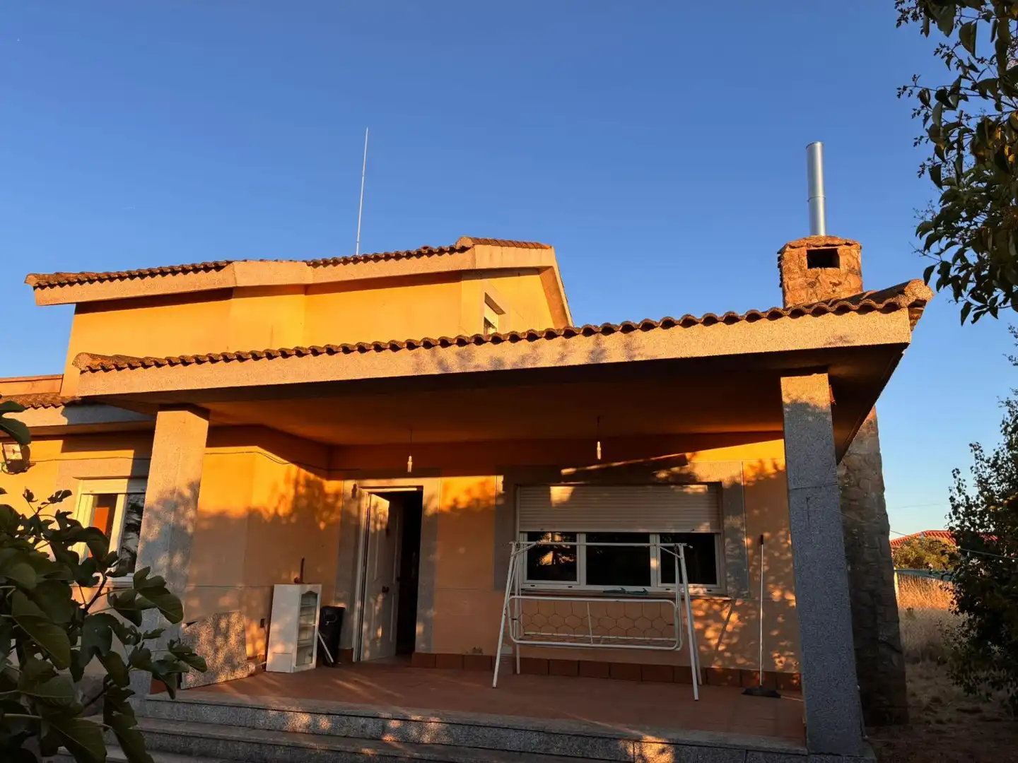 Vista exterior de Casa o xalet en venda en Calvarrasa de Arriba amb Calefacció i Terrassa