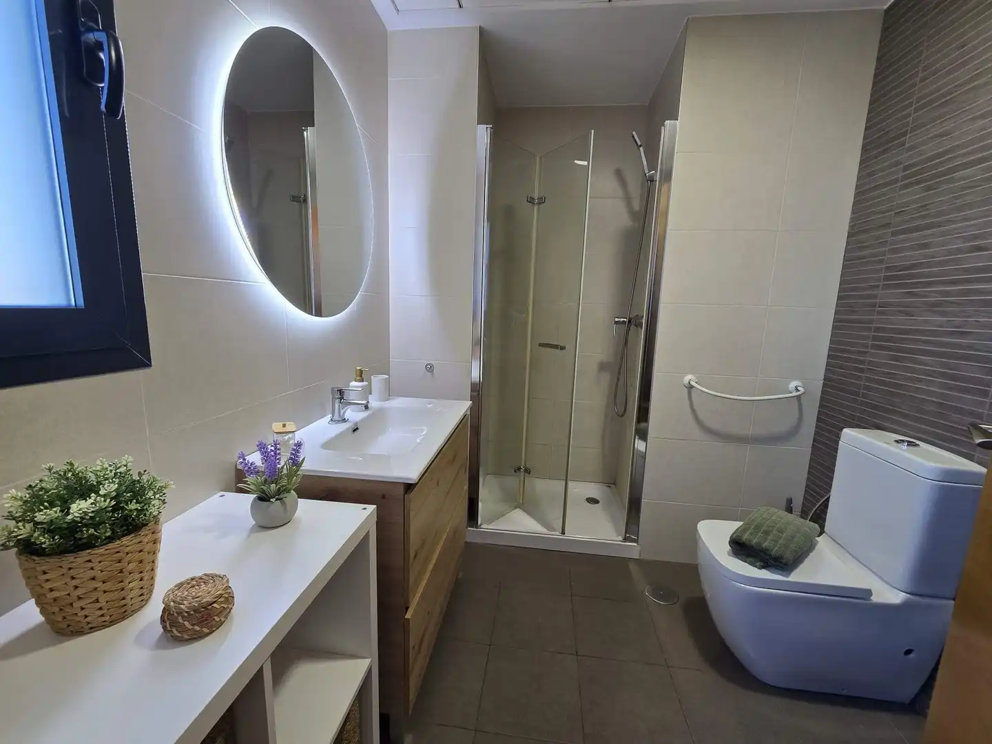 Baño de Piso en venta en Crevillent con Aire acondicionado, Parquet y Terraza