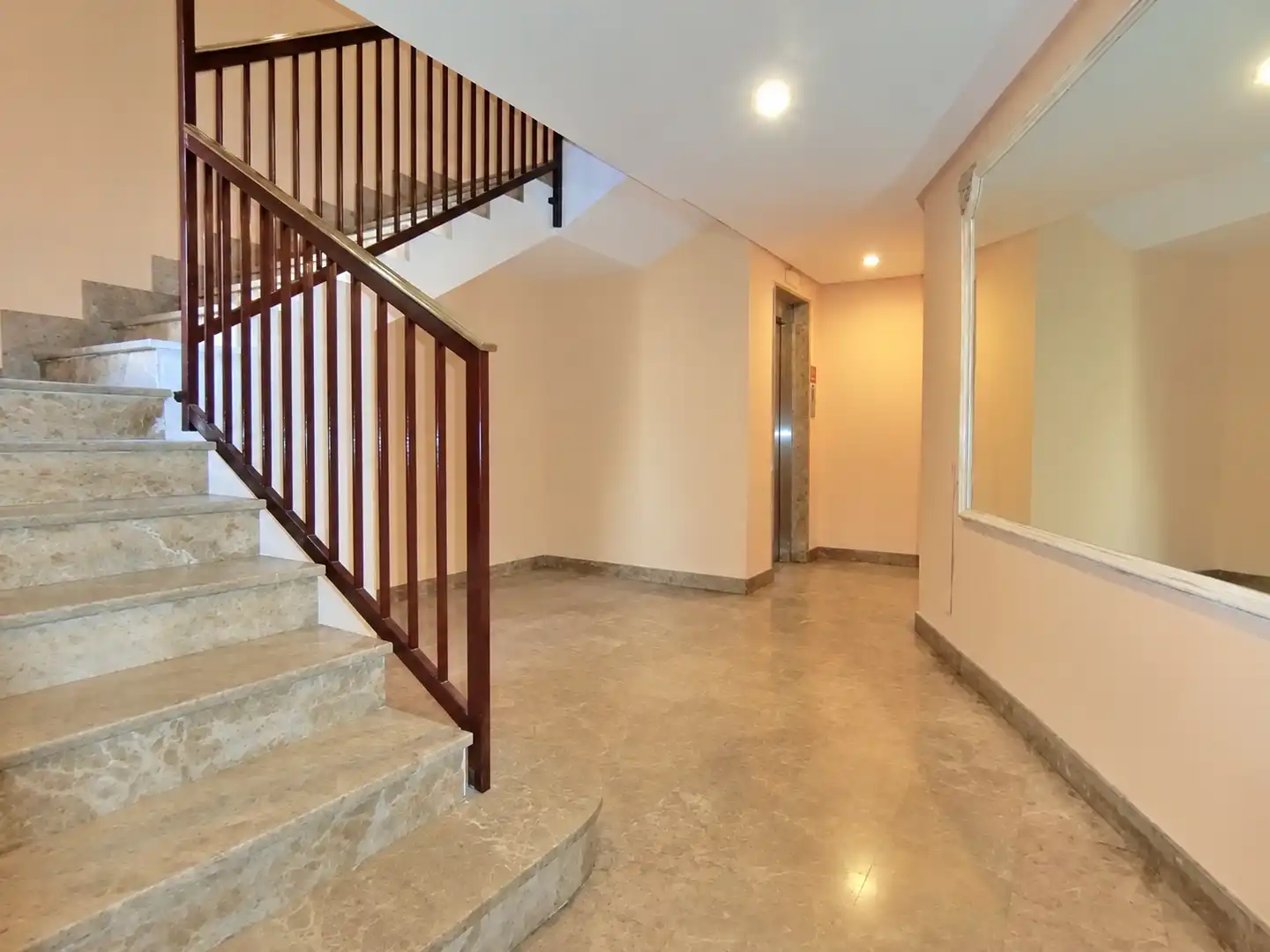 Flat for rent in  Madrid Capital  with Air Conditioner, Terrace and Balcony