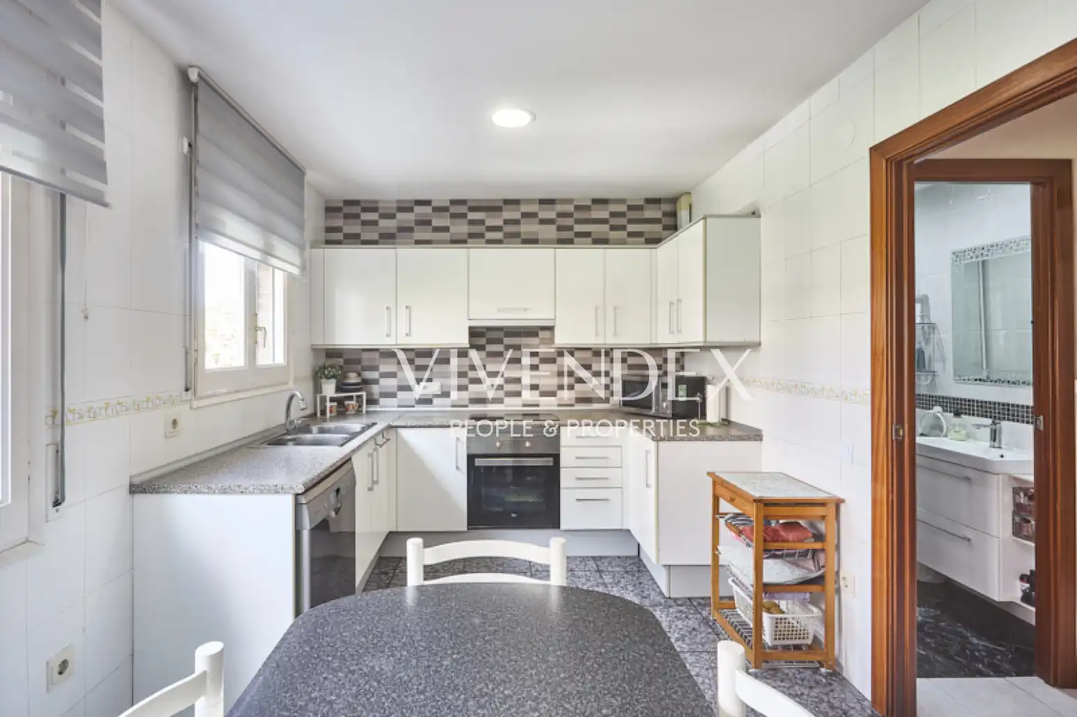 Cocina de Casa adosada en venta en Viladecans con Calefacción, Jardín privado y Terraza