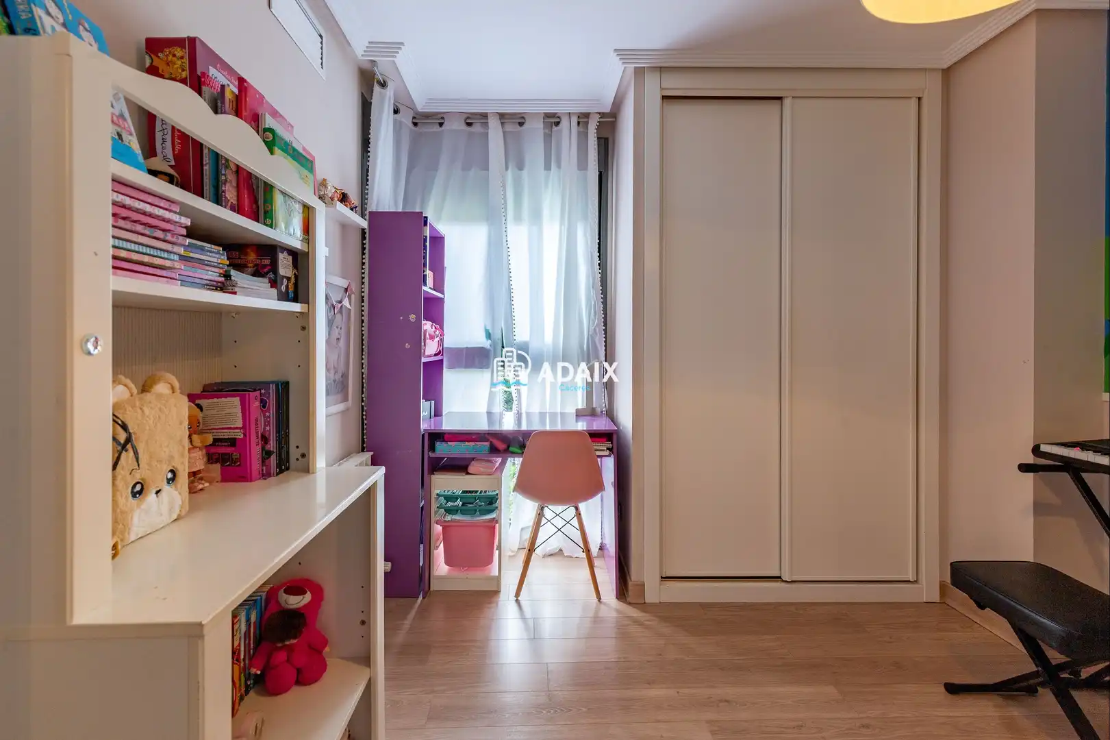 Schlafzimmer von Dachboden zum Verkauf in Cáceres mit Klimaanlage, Heizung und Terrasse