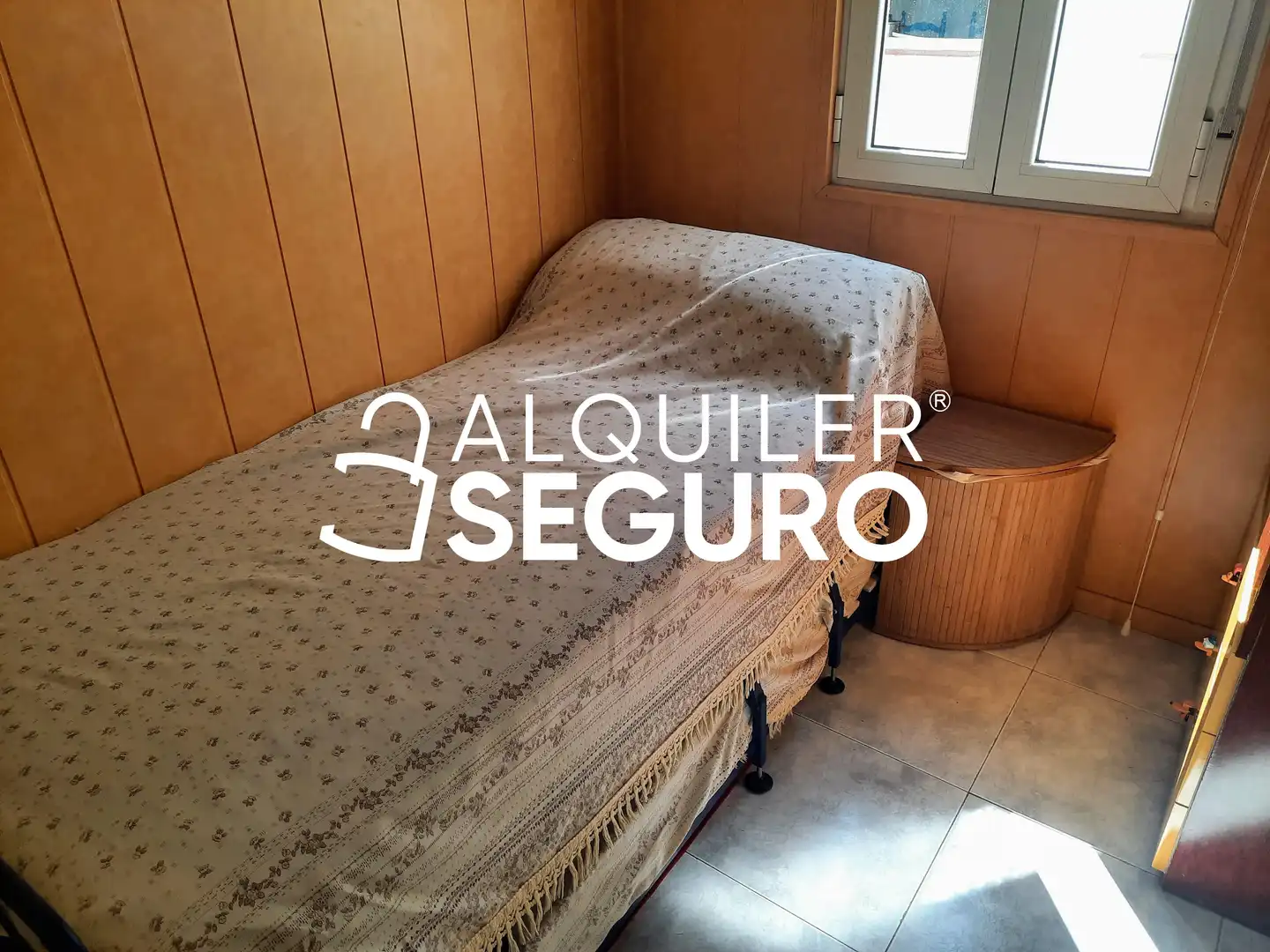 Habitación de Piso de alquiler en Zaragoza con Calefacción, Terraza y Amueblado