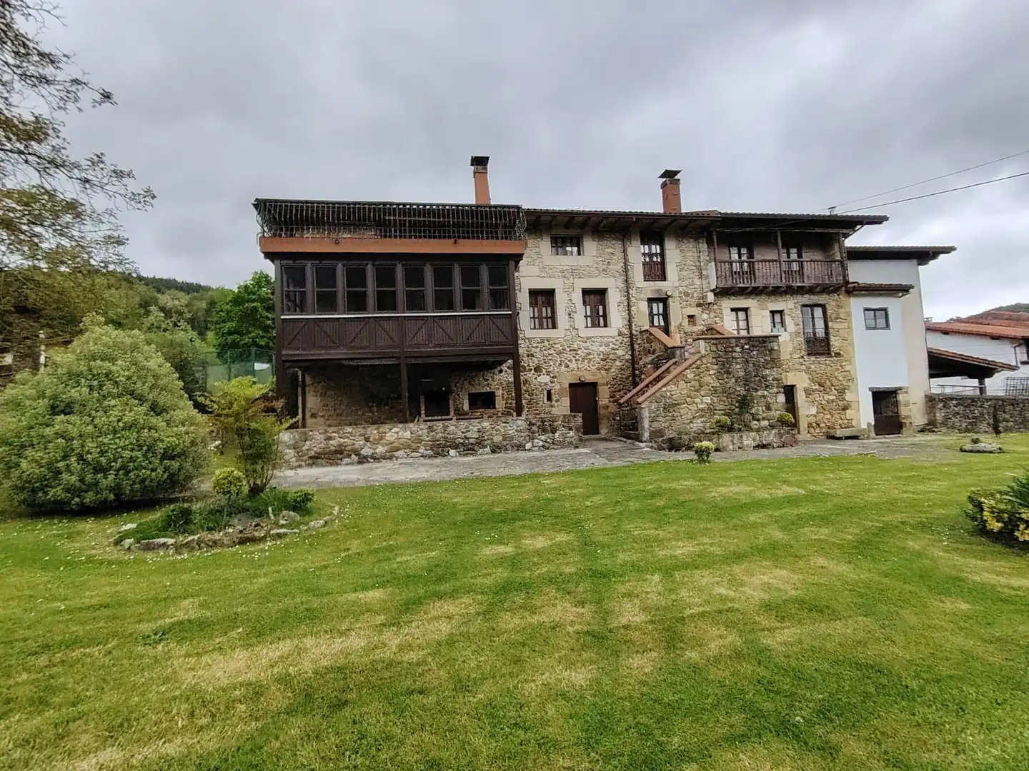 Vista exterior de Casa adosada en venda en Liendo amb Calefacció, Jardí privat i Terrassa