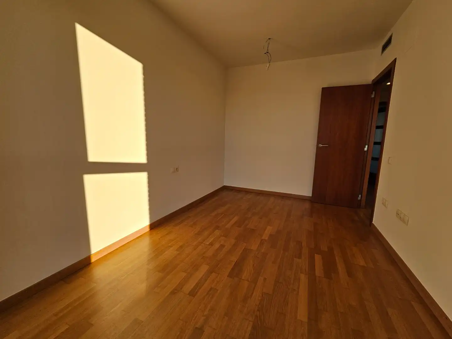 Habitación de Piso de alquiler en Terrassa con Aire acondicionado, Calefacción y Jardín privado