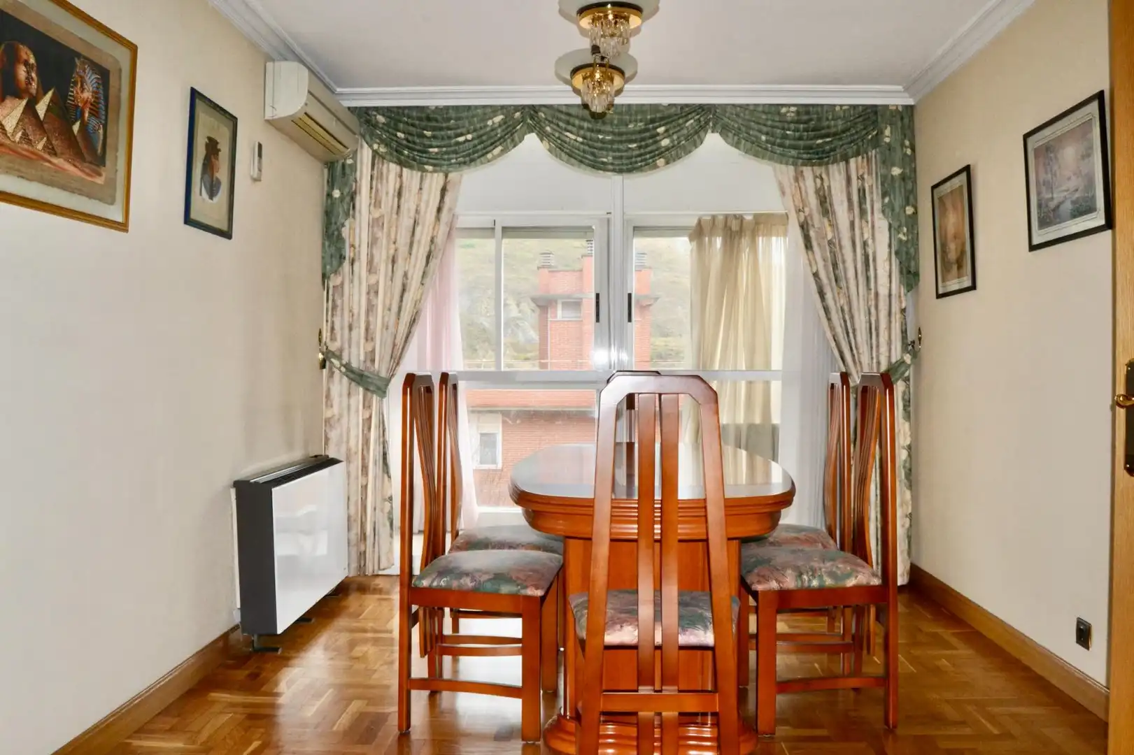 Comedor de Piso en venta en  Pamplona / Iruña con Aire acondicionado, Calefacción y Parquet