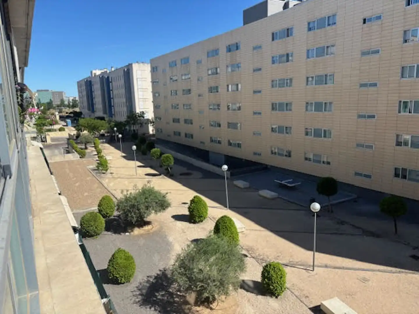 Außenansicht von Wohnung zum Verkauf in Zaragoza mit Terrasse, Abstellraum und Möbliert