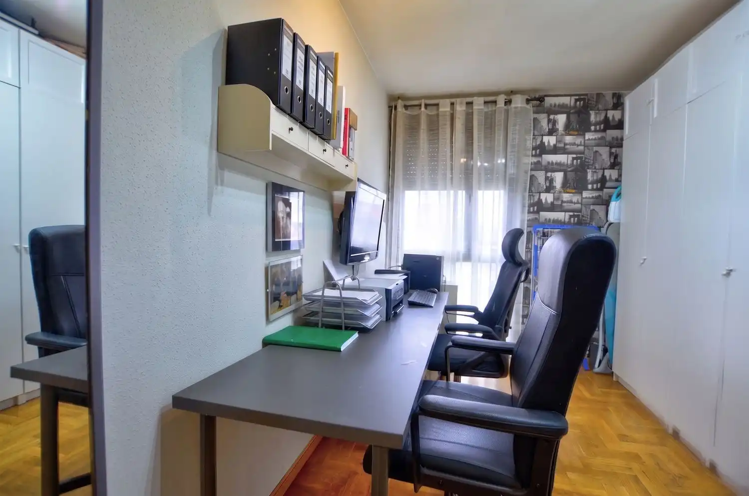 Wohnung zum Verkauf in Avilés mit Heizung, Abstellraum und Schwimmbad
