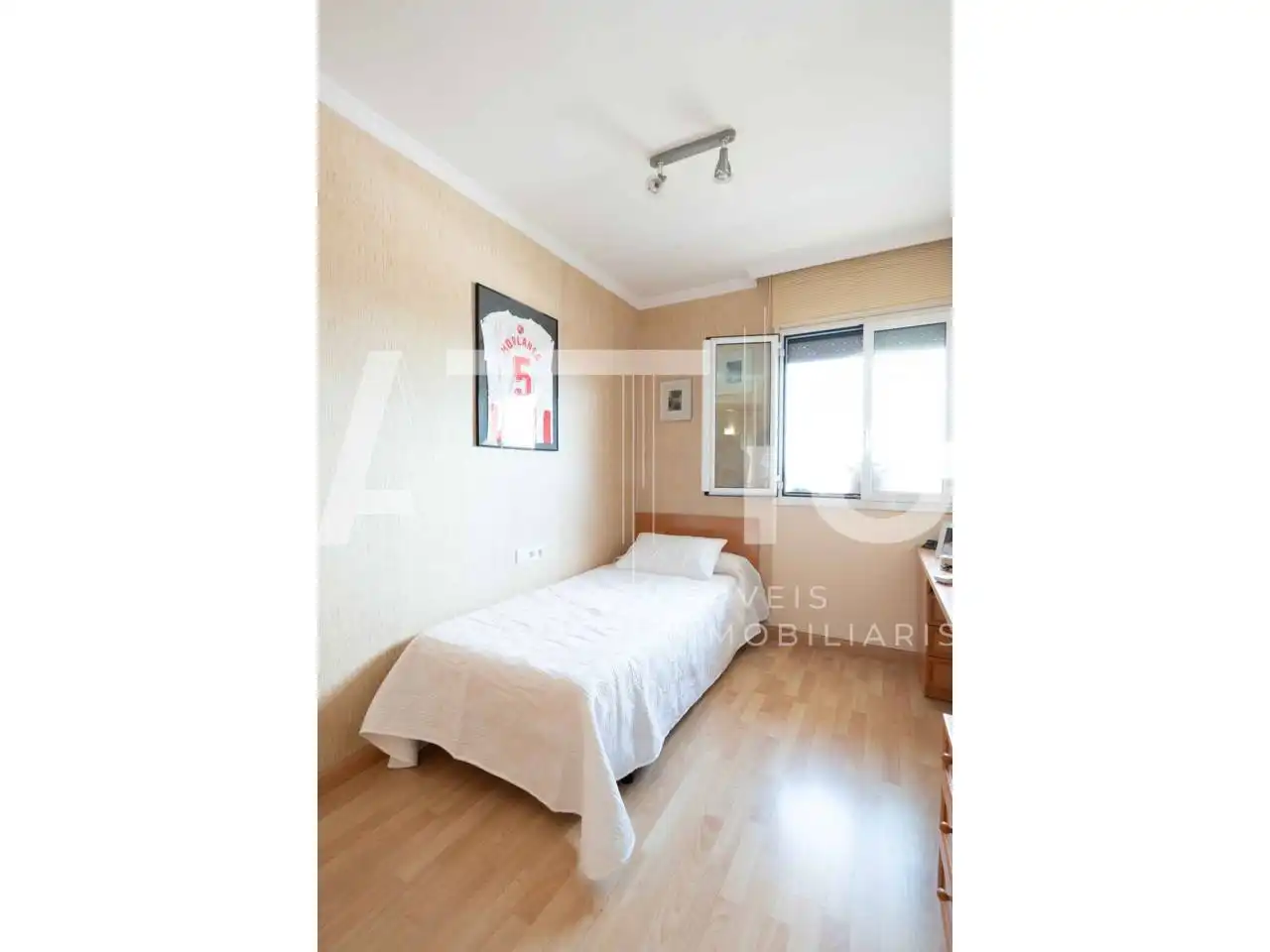 Habitación de Piso en venta en Sabadell con Aire acondicionado, Calefacción y Parquet