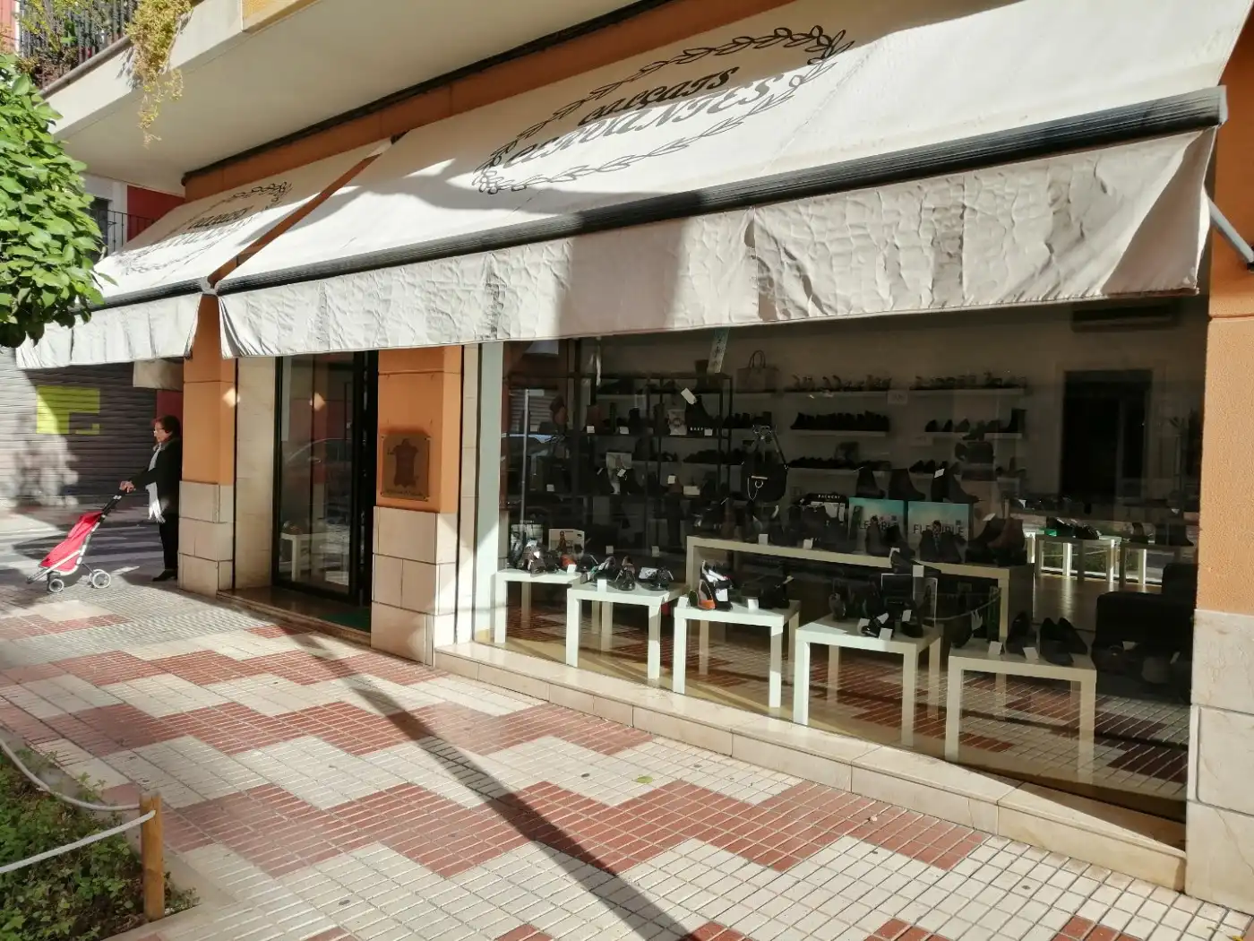 Business premises for sale in Calle Calle de Cervantes, imagen 3