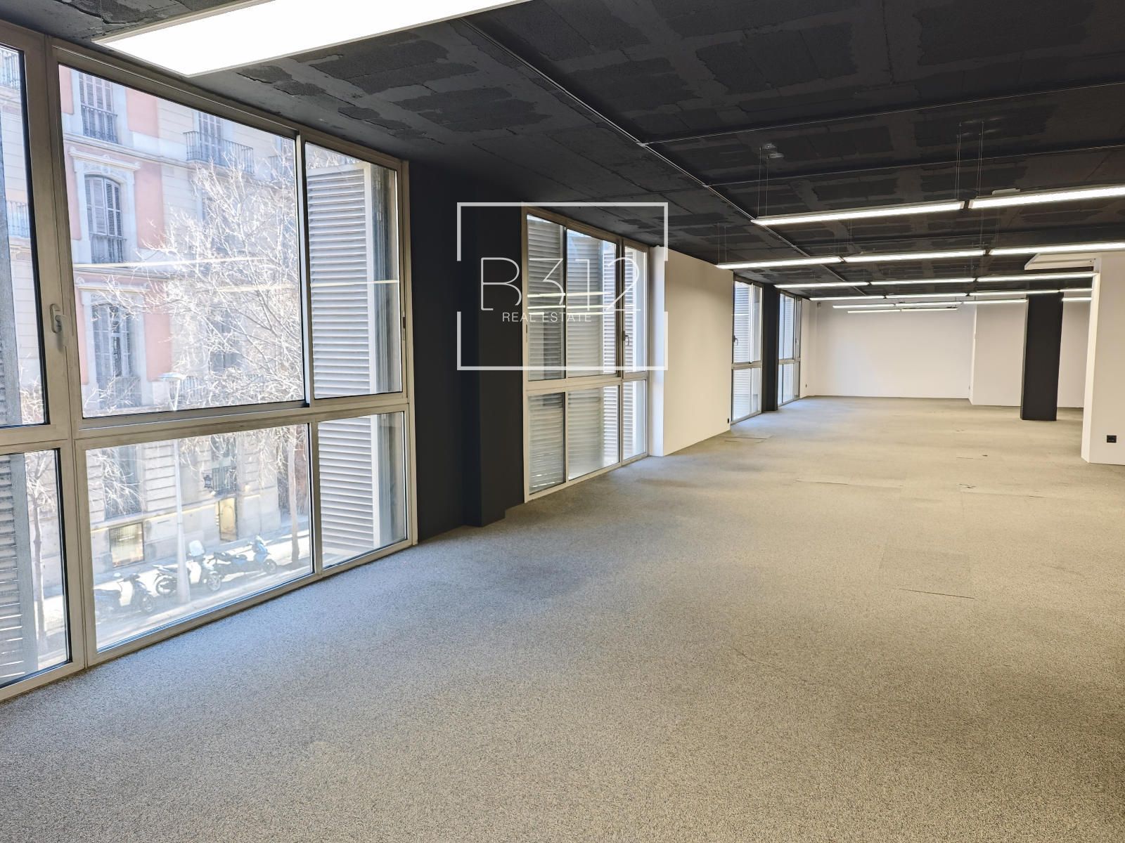 Oficina de lloguer a Pau Clarís, Dreta de l'Eixample, Eixample