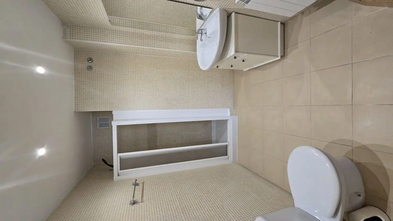 Bathroom of Flat for rent in Humanes de Madrid  with Balcony