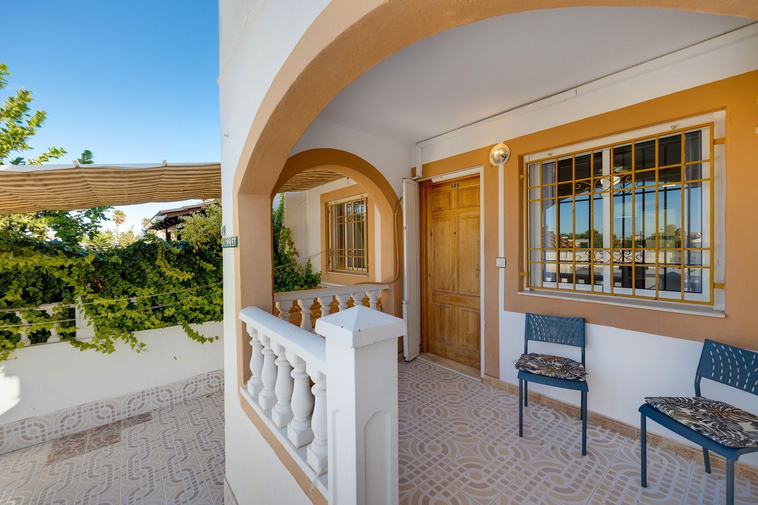 Single-family semi-detached for sale in Torrevieja  with Air Conditioner, Heating and Furnished