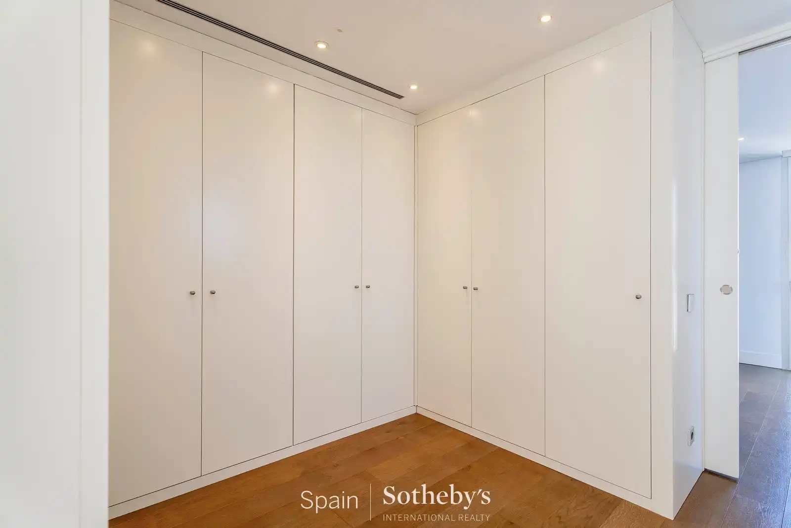 Habitación de Casa adosada en venta en Madrid con Aire acondicionado, Calefacción y Jardín privado