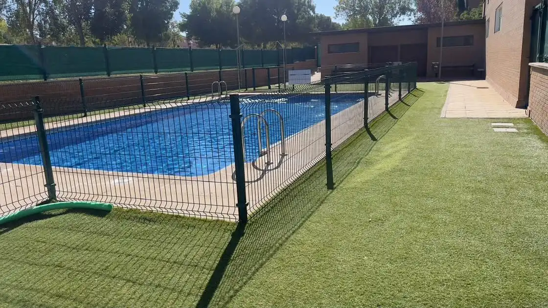Schwimmbecken von Wohnung zum Verkauf in Humanes de Madrid mit Klimaanlage, Heizung und Terrasse