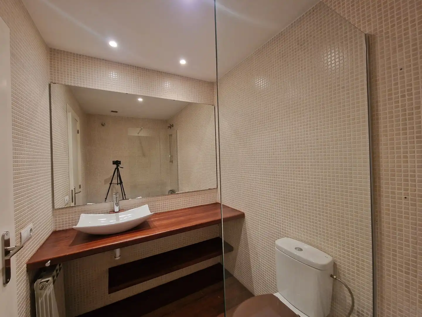Bathroom of Ground floor for sale in Girona  with Air Conditioner, Heating and Terrace