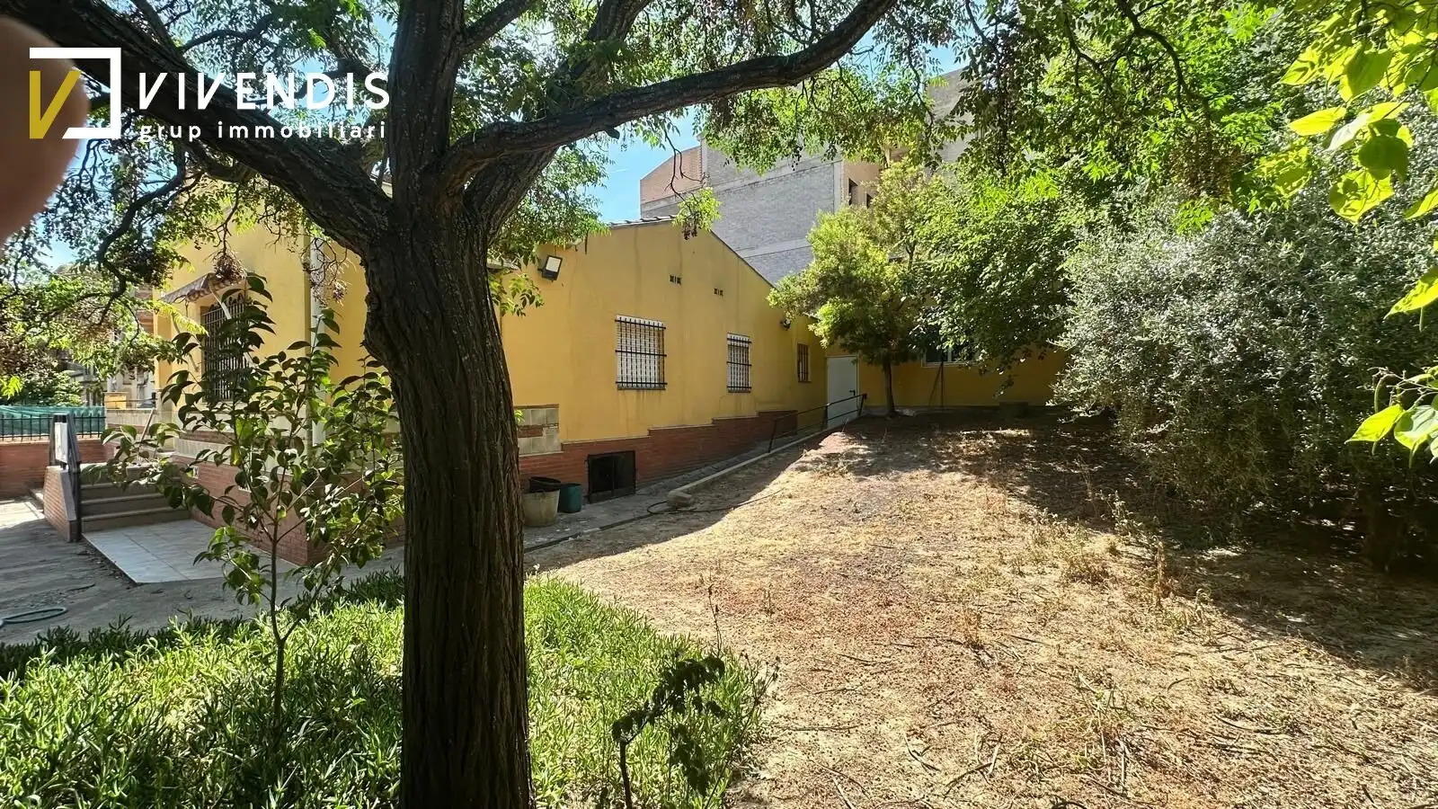 Vista exterior de Casa o xalet en venda en Rosselló amb Calefacció i Terrassa