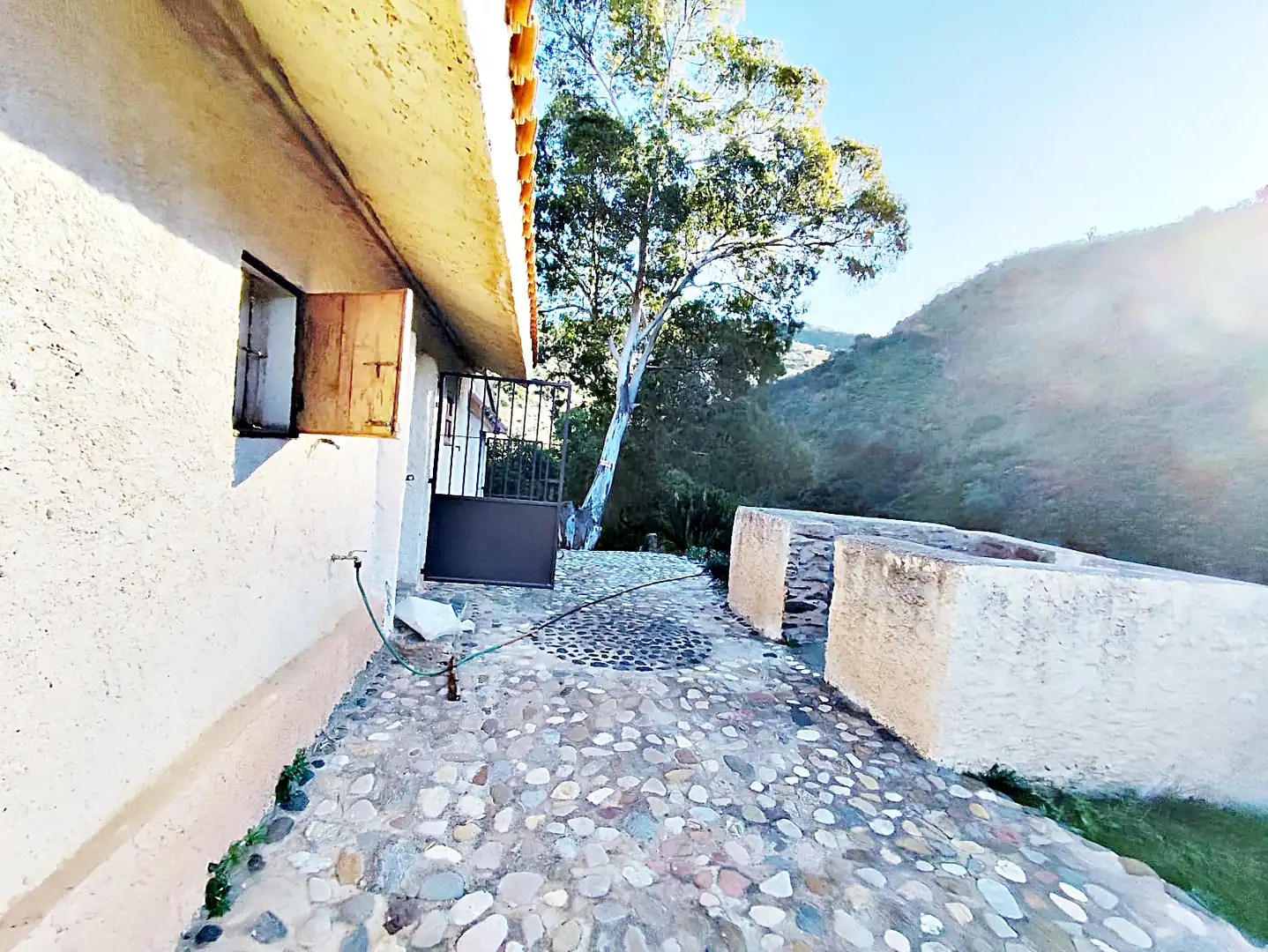 Vista exterior de Finca rústica en venda en Pizarra amb Terrassa
