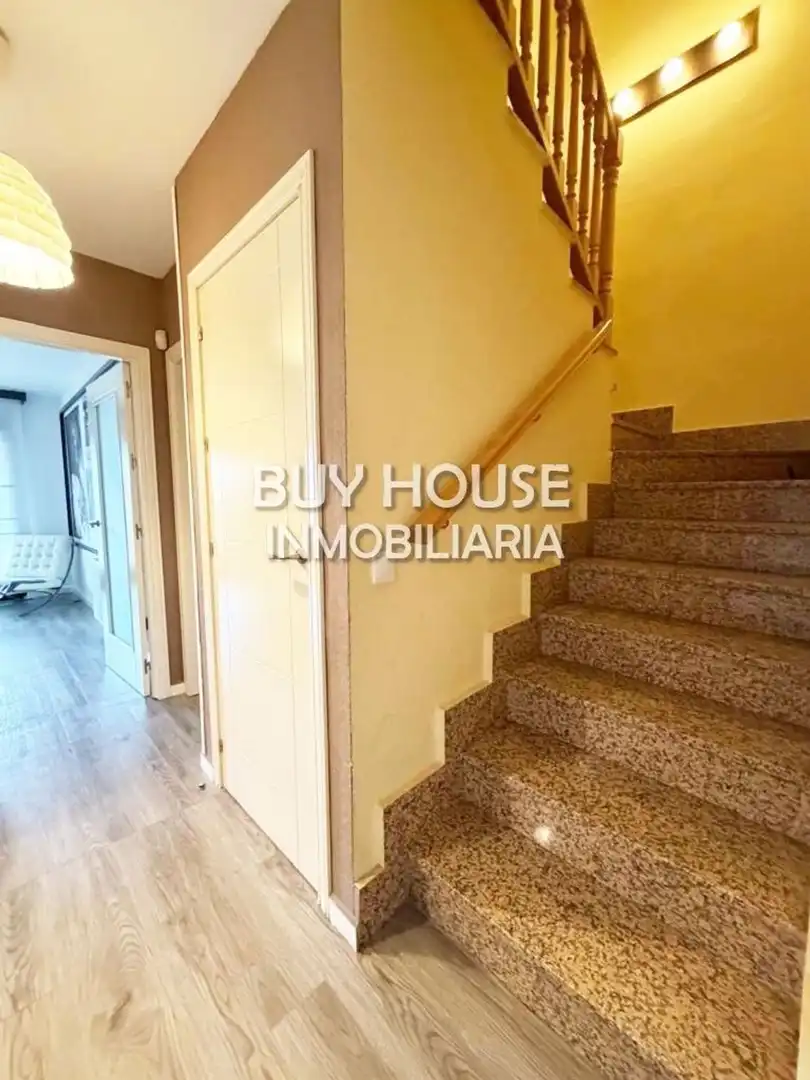 Chalet con piscina en venta en Calle Madeira 17, imagen 11