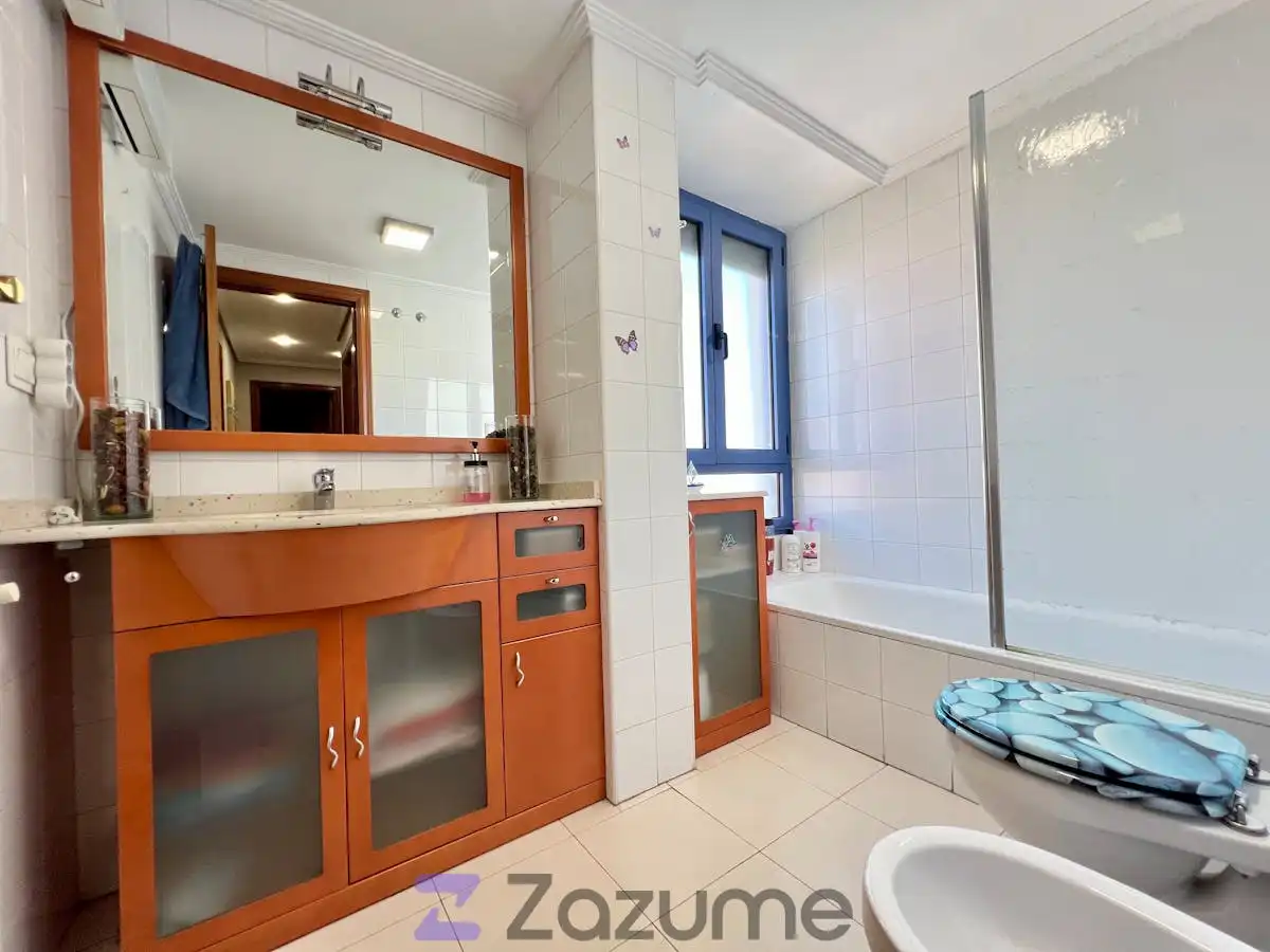 Wohnung zur Miete in Blas de Otero Kalea, Lakua-Bizkarra