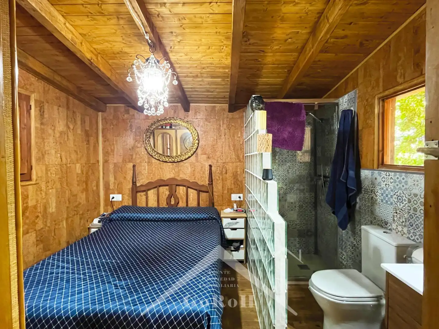 Dormitori de Casa o xalet en venda en Cazalla de la Sierra amb Jardí privat, Traster i Piscina