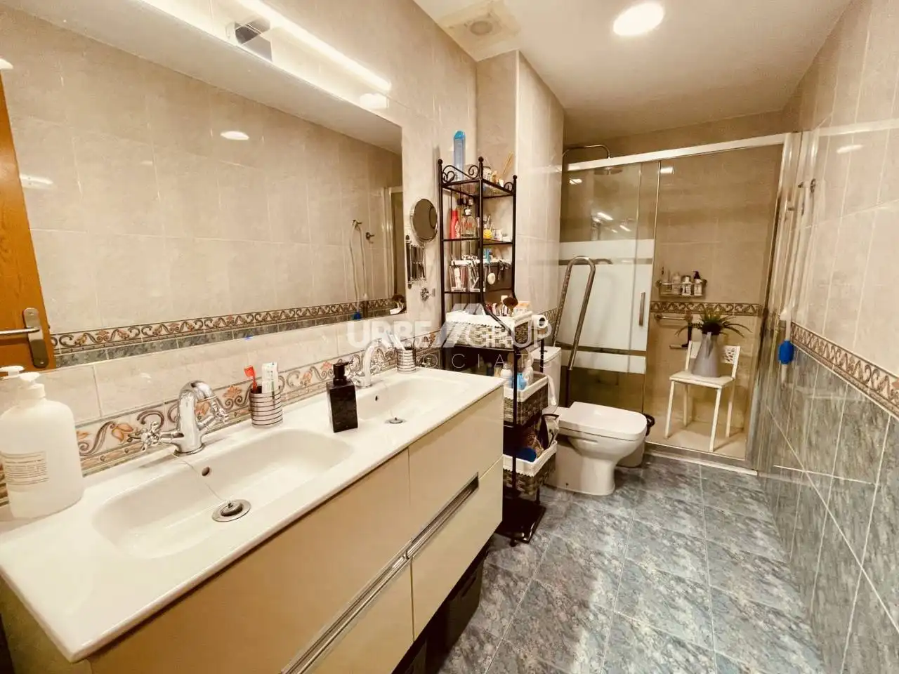 Badezimmer von Wohnung zum Verkauf in Terrassa mit Klimaanlage, Heizung und Privatgarten